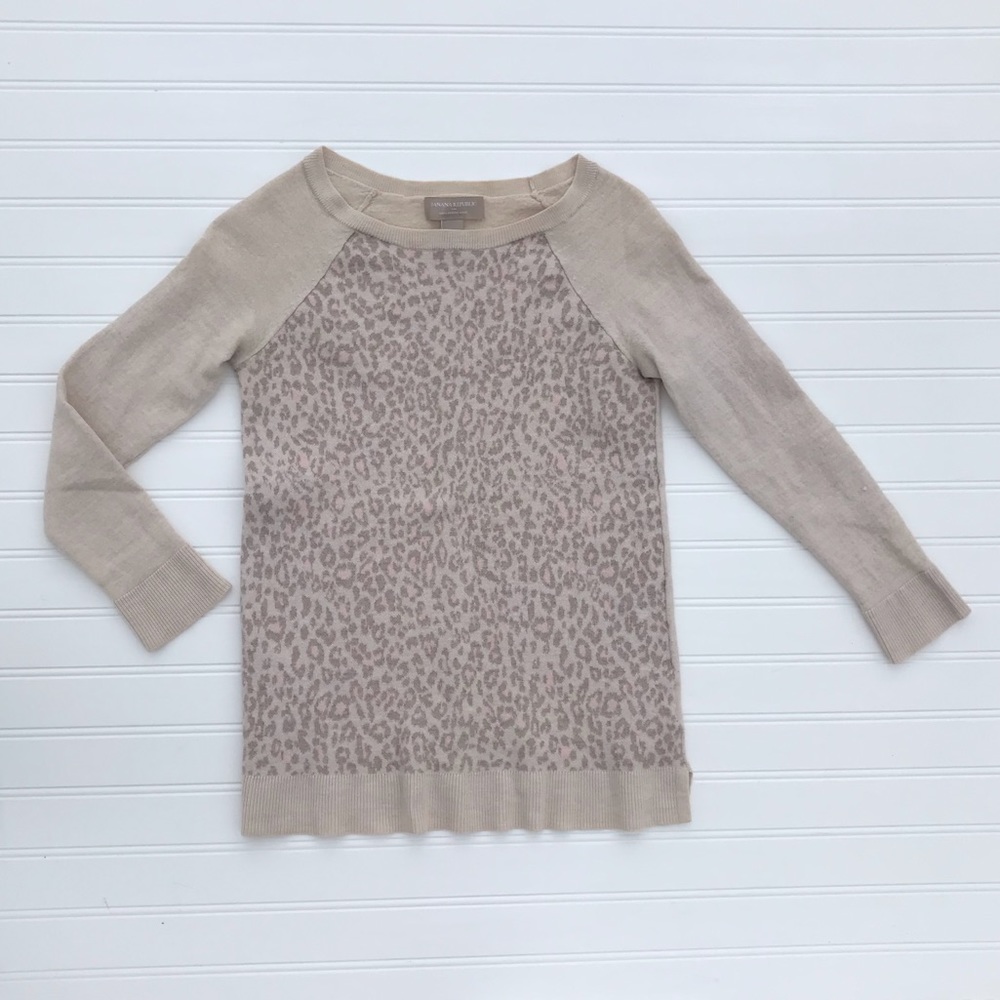 Long sleeved cheater print sweater!